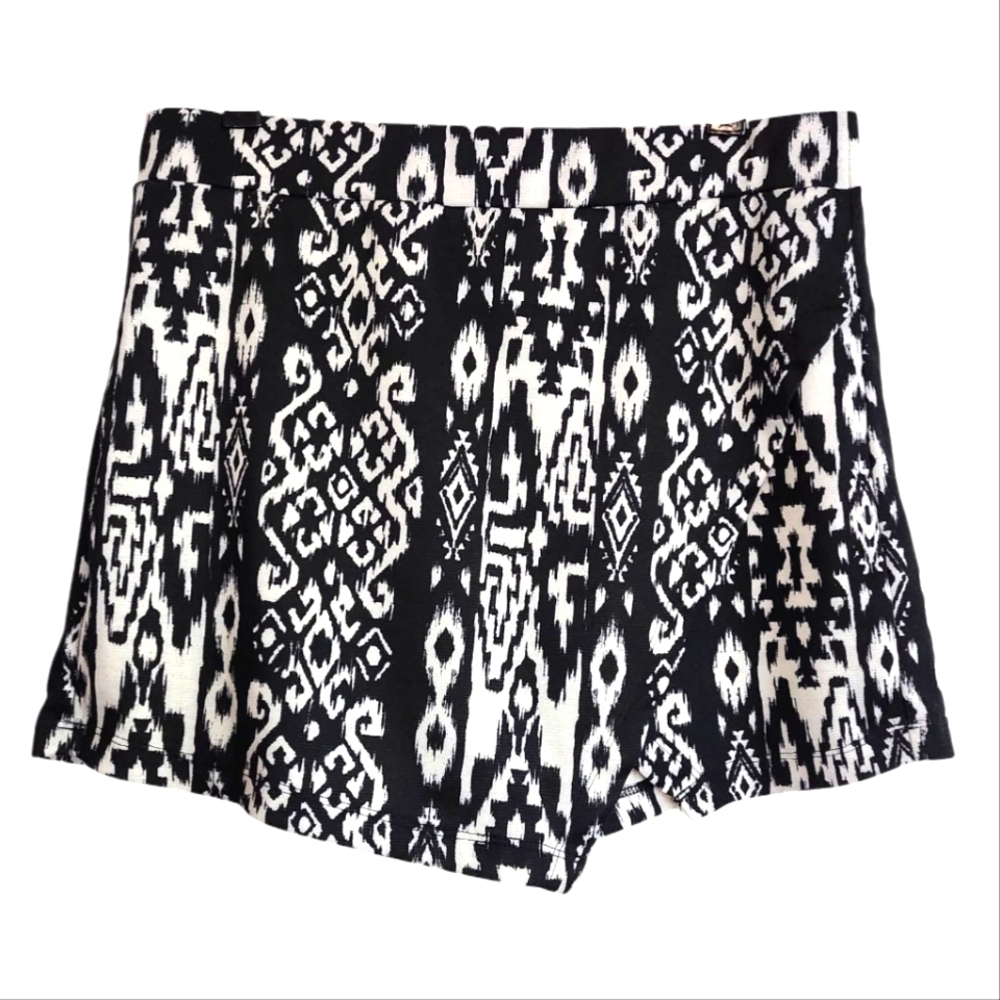 About A Girl Asymmetrical Aztec Tribal Print Skirt Shorts Skort NWT
